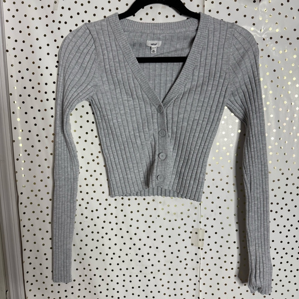 Aerie Light Gray Ribbed V-Neck Sweater